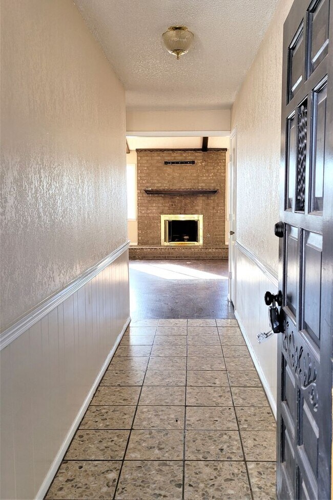 Foto del edificio - Fabulous home in lovely, convenient neighborhood