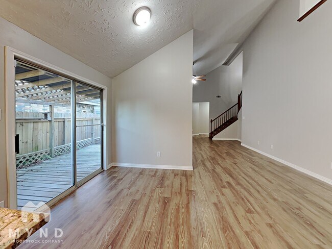 Building Photo - 15231 Bedford Glen Dr