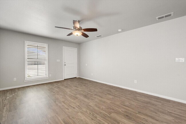 Foto del edificio - Bell Farms - 14413