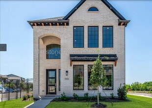 Building Photo - 7251 Van Tuyl Pkwy