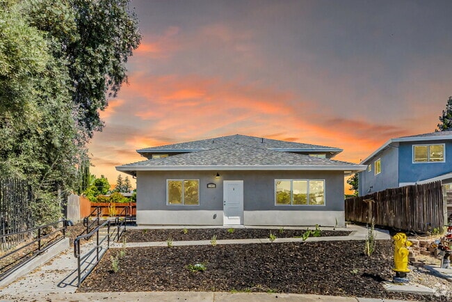 Building Photo - 2409 Cava Ct