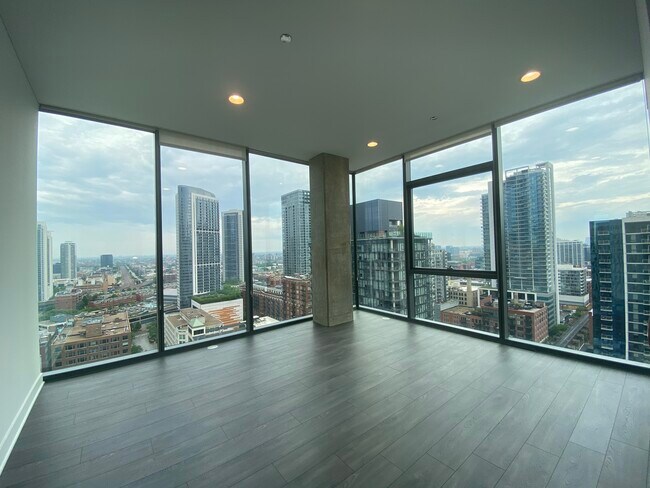 Building Photo - 400 N Wells St
