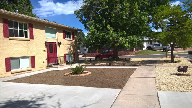 Building Photo - 803 Potter Dr