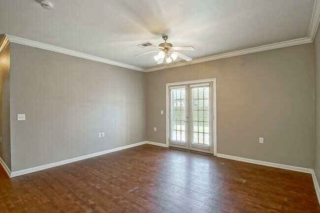 Foto del edificio - CONDO UNIT IN DENHAM SPRINGS