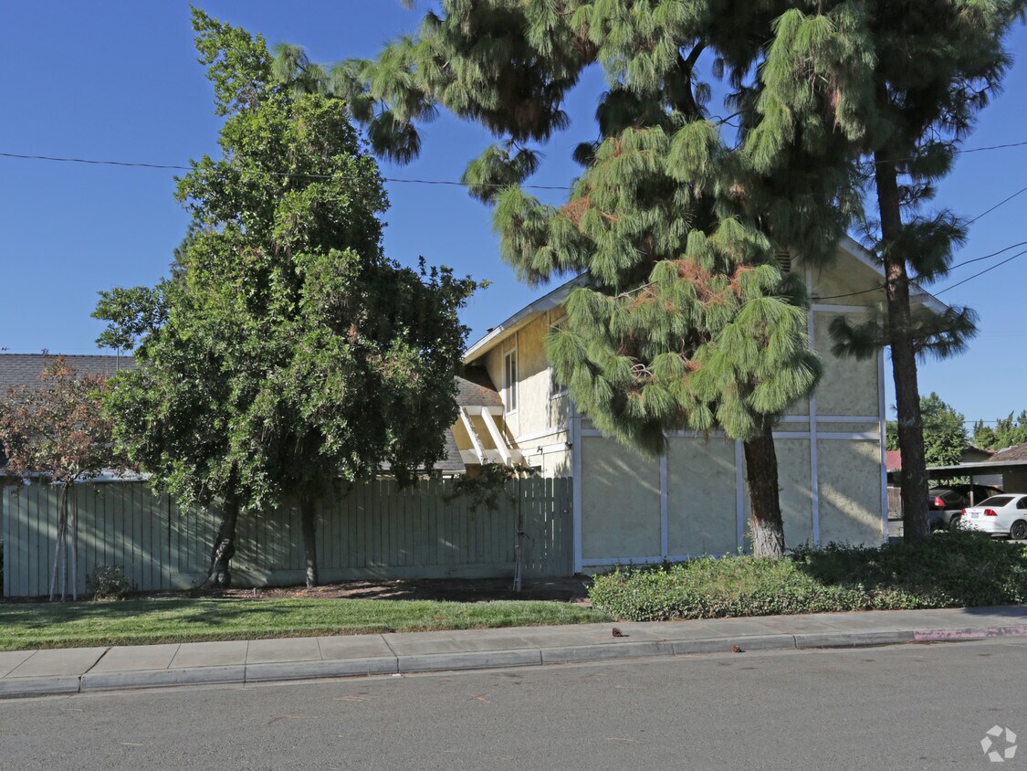 Building Photo - Dove's Nest Apartments