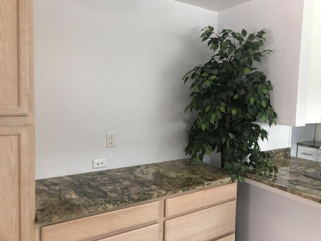 Building Photo - 2020 Lee Dr