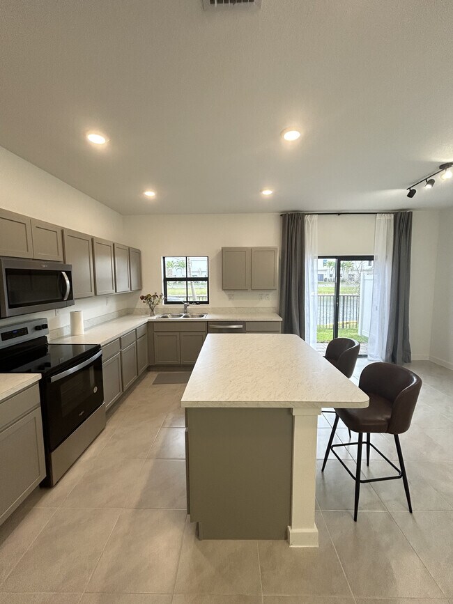 Foto del edificio - 876 NW 3rd Way