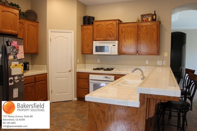 Building Photo - 15652 Lake Arrowhead Ave