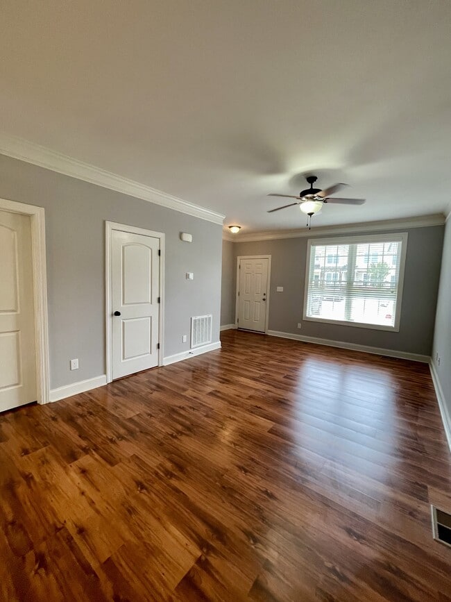 Building Photo - 162 Rowse Dr