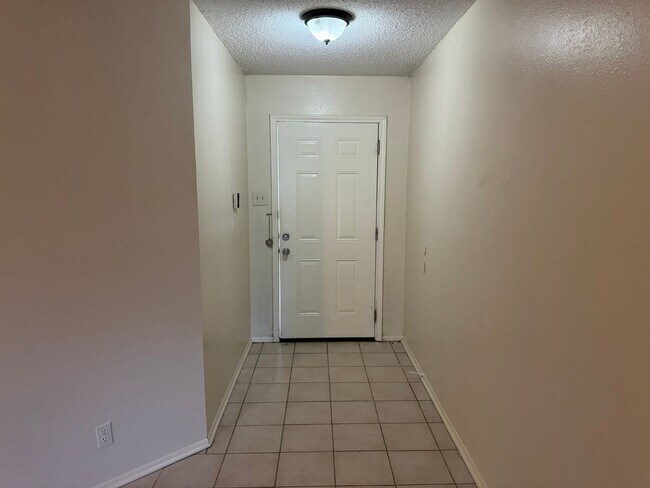 Foto del edificio - 8251 Sunshine Trail Dr