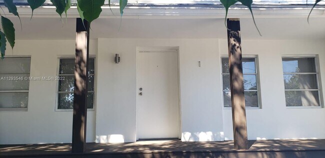 Foto del edificio - 551 NW 41st St