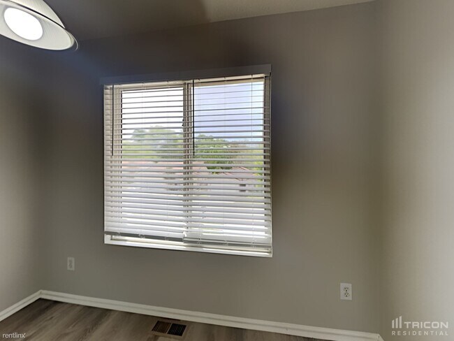 Building Photo - 135 Garden Walk