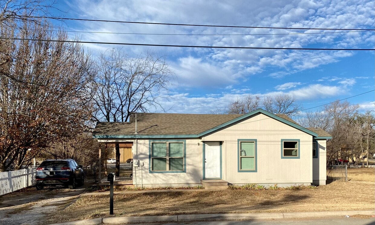 Primary Photo - 110 S Hawthorne St