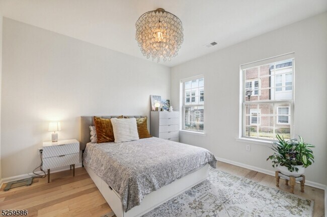 Foto del edificio - 19 Cortland Ct