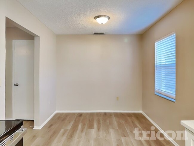 Building Photo - 6047 Calendar Ct E