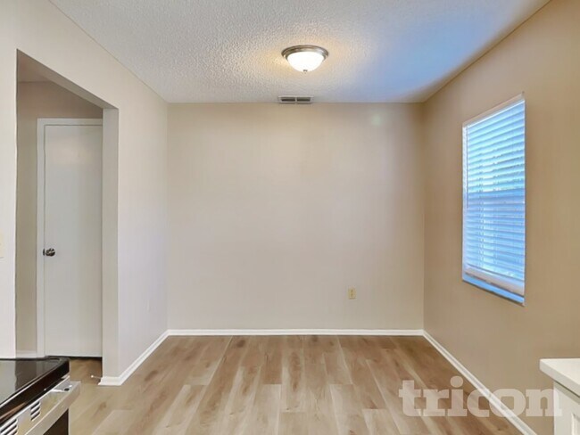 Foto del edificio - 6047 Calendar Ct E