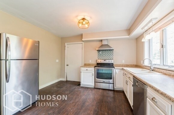 Foto del edificio - NOW AVAILABLE! 17 Amy Drive, Fort Edward, ...