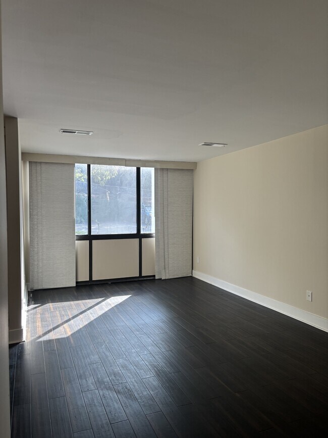Building Photo - 521 N Armistead St