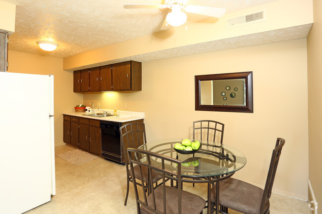 Dining Area and Kitchen - Shadow Ridge Apartments