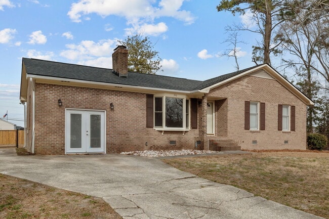 Photo - 340 Circle Dr House