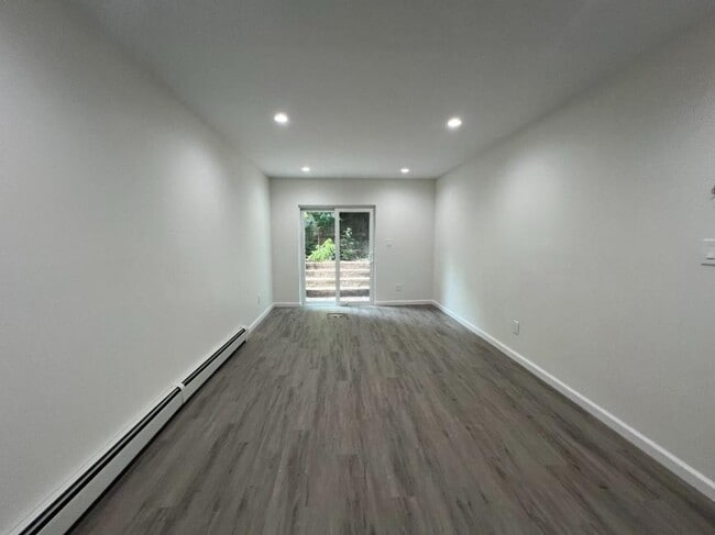 Building Photo - 1 bedroom in WOODSIDE NY 11377