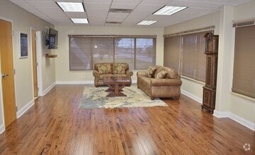 Building Photo - 850 Engineers Rd