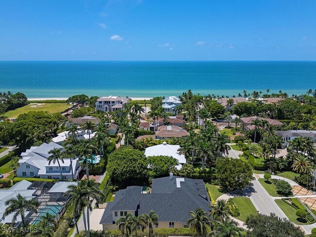 Building Photo - 194 4th Ave N