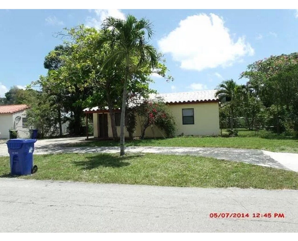 Foto principal - 1216 NW 3rd Ave