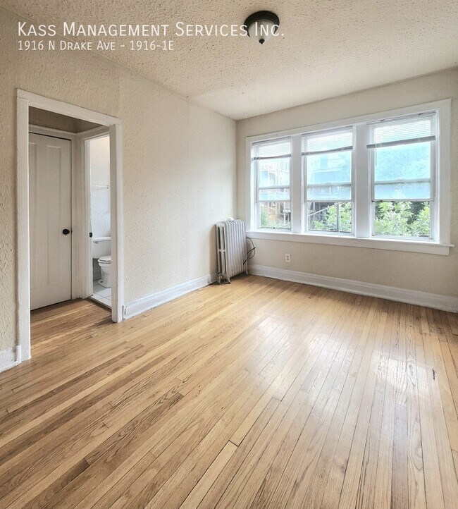 Foto del edificio - 1916 N Drake Ave