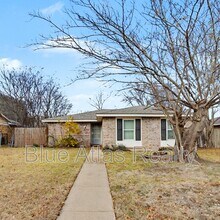 Building Photo - 805 Cherry Hills Dr