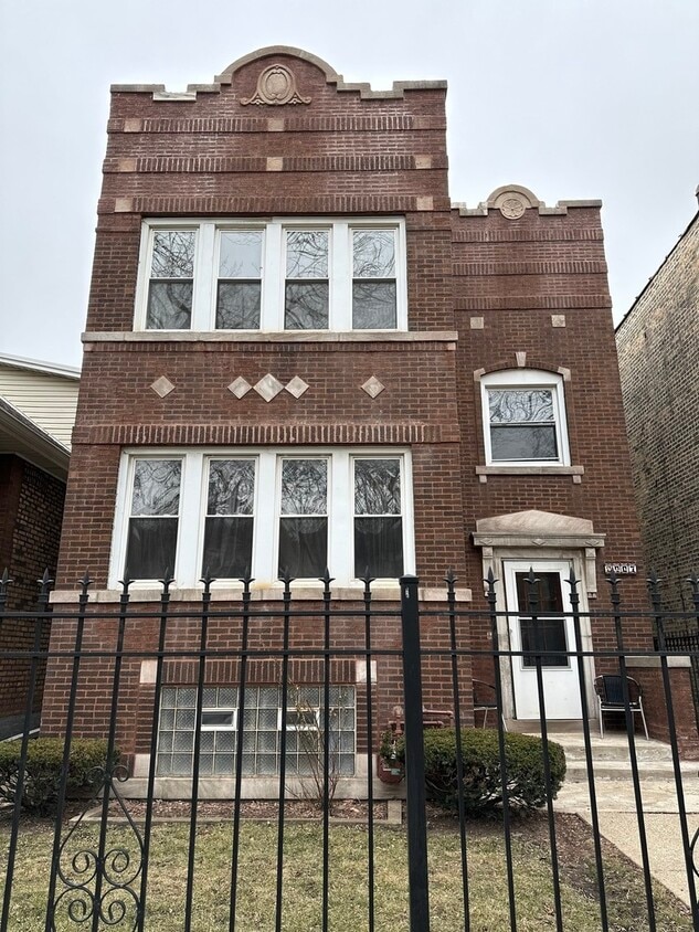 Primary Photo - 3007 N Keating Ave