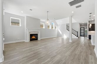 Building Photo - 15822 Pilot Knob Dr