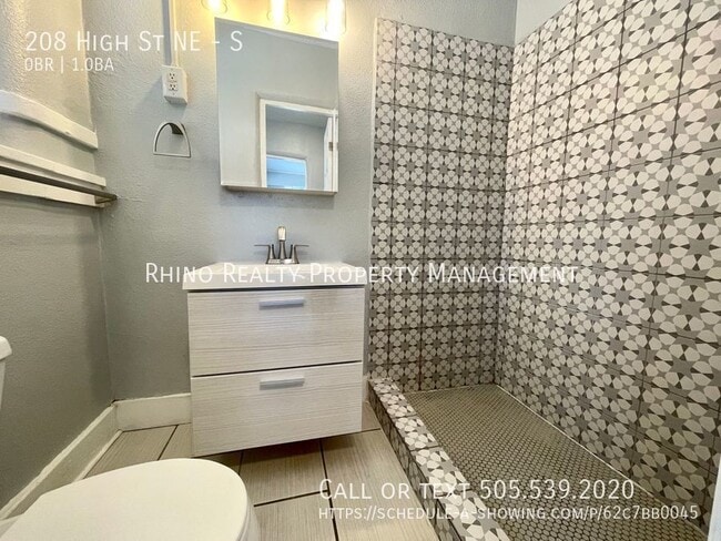 Building Photo - Welcome to Alhambra Court! Studio, 1 Bath!