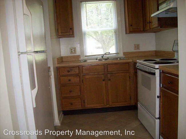 Building Photo - 1613 Chadwick Cir
