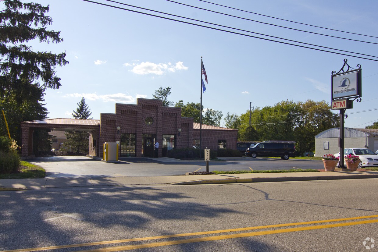 Building Photo - 228 S Schuyler St