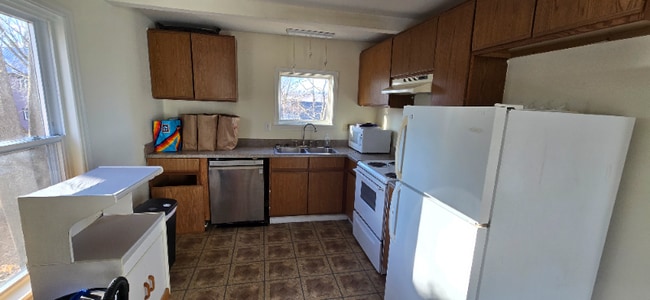 Building Photo - 52 Middle St