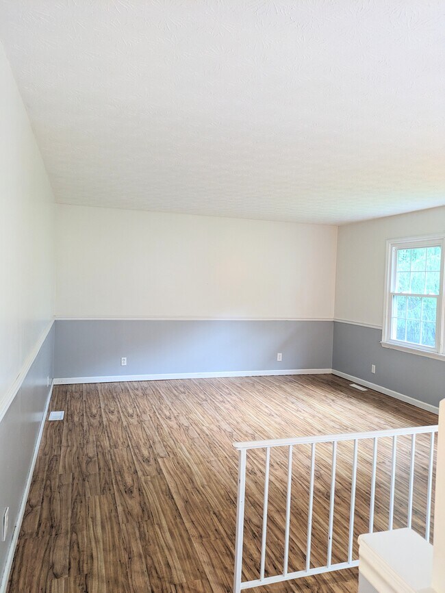 Foto del edificio - 334 Hidden Acres Rd