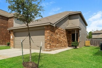 Building Photo - 512 Meadow Park Ln