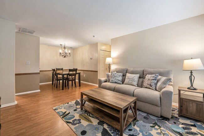 Building Photo - 1096 Coventry Way