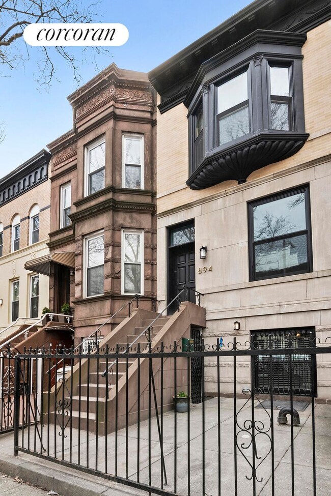 Building Photo - 894 St Johns Pl