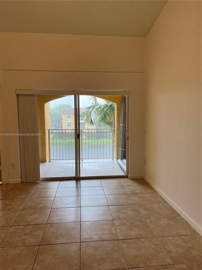 Foto del edificio - 9625 NW 1st Ct