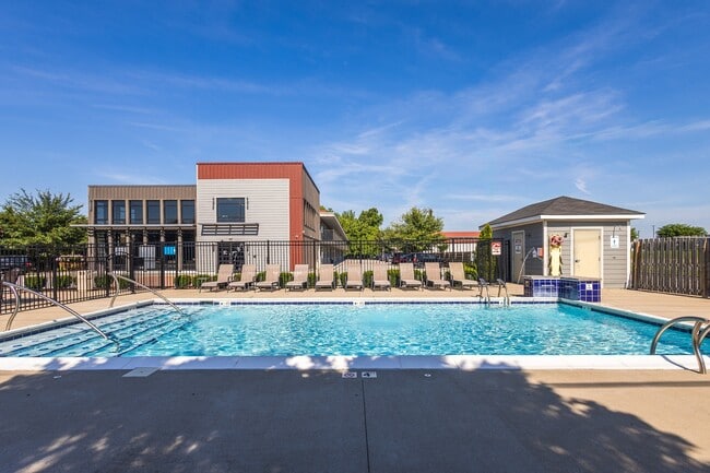 Building Photo - Clarksville Lofts