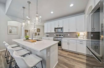 Building Photo - 6823 Sea Oats Dr