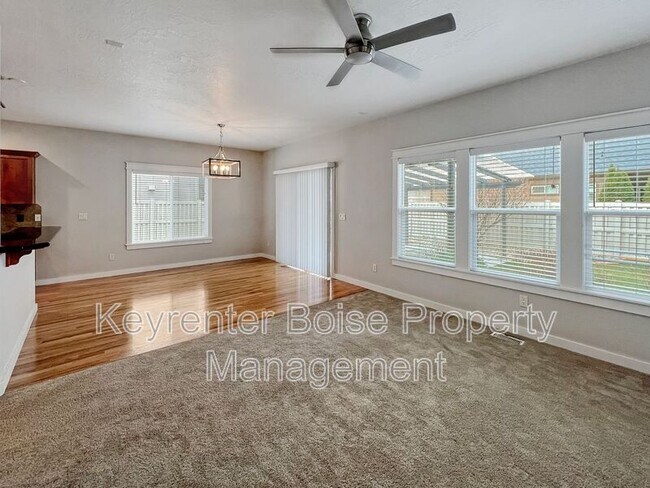 Building Photo - 3035 N Elisha Ave