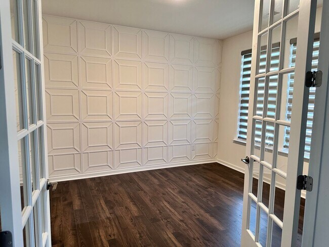 Foto del edificio - 15217 Shallow Ridge Rd