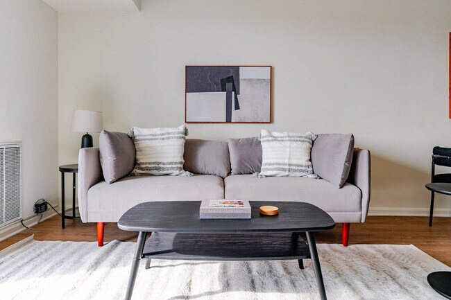 Building Photo - 4650 Washington Blvd