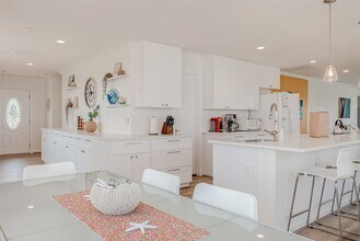 Building Photo - 510 Surf Oaks Dr