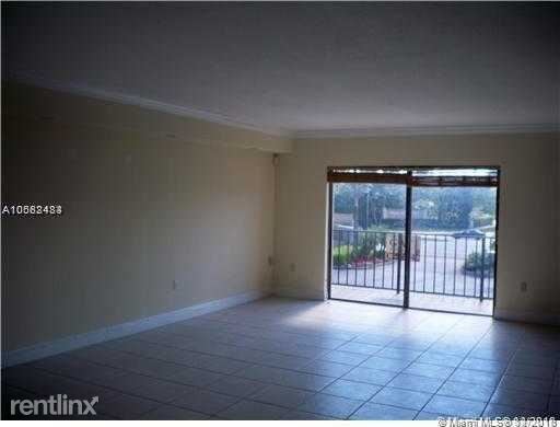 Building Photo - 10411 N Kendall Dr