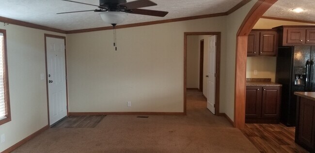 Building Photo - Spacious Home Set on Large Piece of Property!