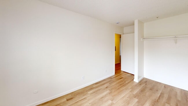 Building Photo - Garden Court Apartments